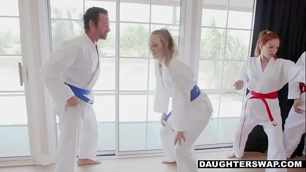 Tiefer Creampie Spritzer f&uuml_r deutsche MILF von jungen Typen