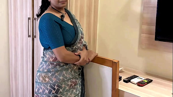 Bhabhi ji live in new flat gave a gift to neighbor Devar ji, first time xxx video in Hindi audio