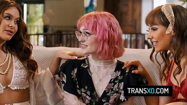 Hot pink hair trans girl Claire Tenebrarum fucks with her angel Nicole Aria and devil Tommy King